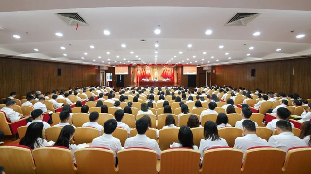 宜化集團(tuán)召開警示教育會(huì)(圖1) 宜化集團(tuán)召開警示教育會(huì)(圖1)